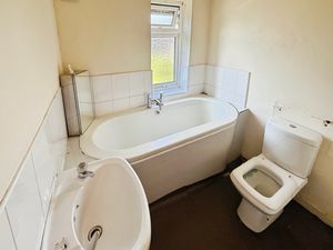 Bathroom - click for photo gallery